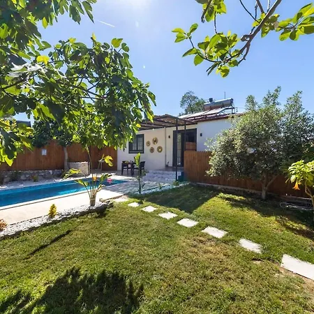 Very Cute Detached In Uezuemlue Village Of Kas Villa *