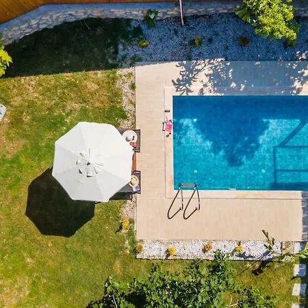 Very Cute Detached In Uezuemlue Village Of Kas